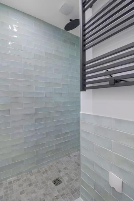 Brand New Flat For 8 People, 3 Bedrooms Paris Exterior foto